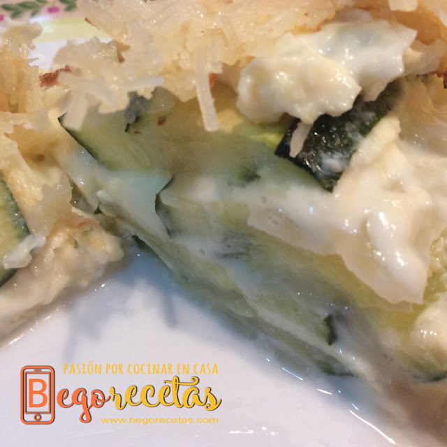 Pastelitos de calabacín, cebolla y queso