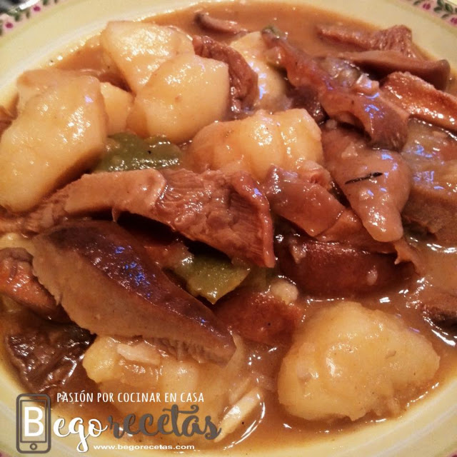 Patatas guisadas con níscalos