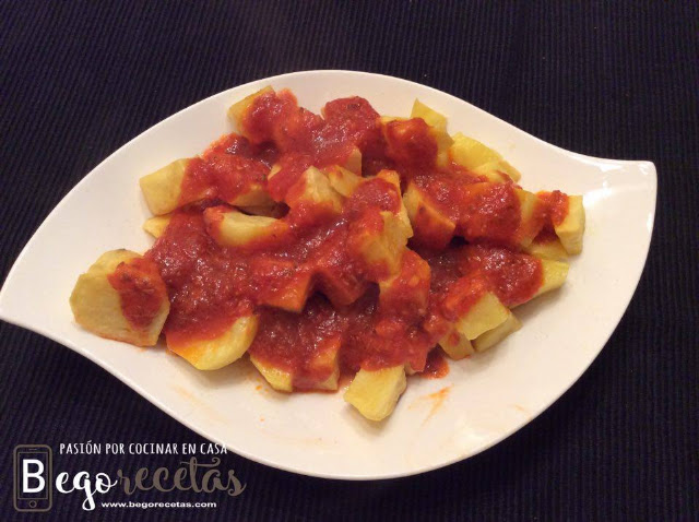 Patatas bravas