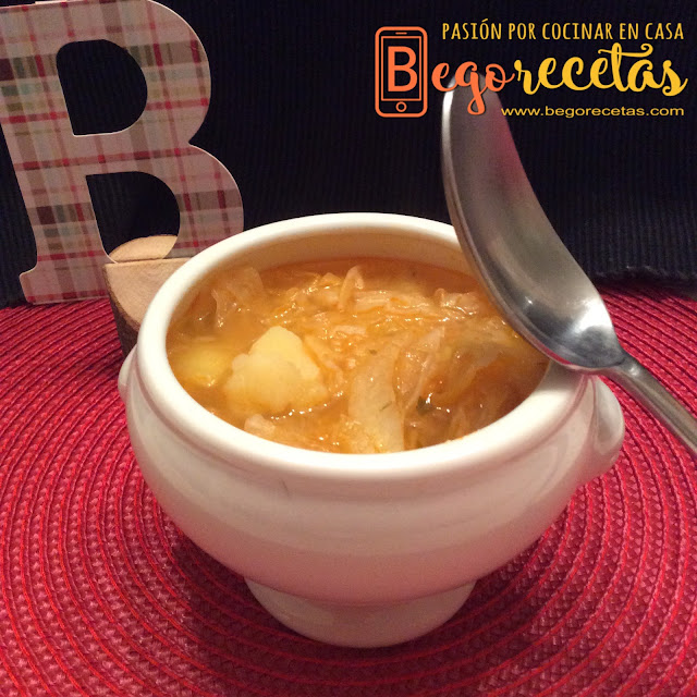 Sopa armenia de repollo y patata