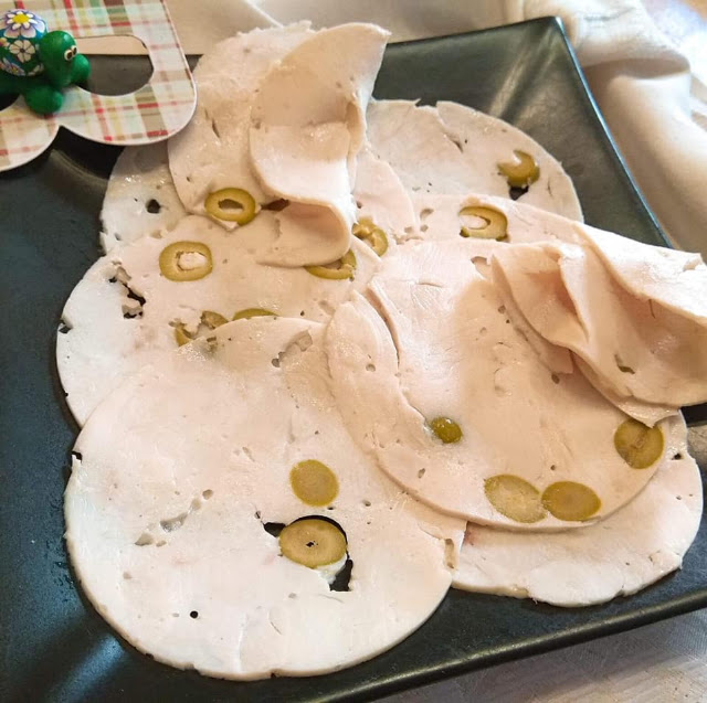 Fiambre de pollo con aceitunas - Olla GM y cubeta Slowpot