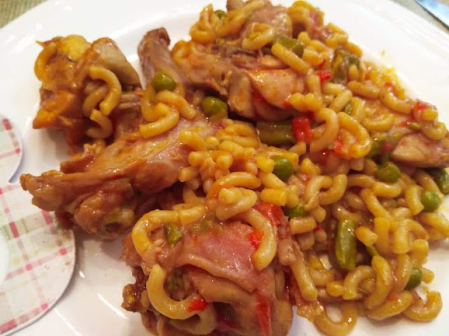 Fideua de pollo y conejo - olla GM y Happy Chef